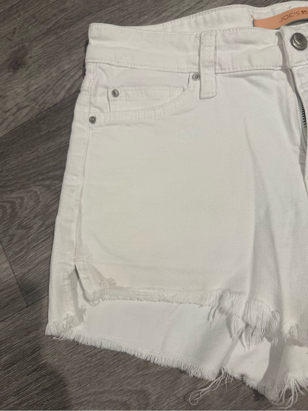 The Ozzie 4” Cut-Off White Frayed Hem Denim Shorts - - Picture 2 of 9